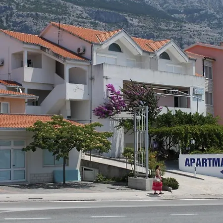Apartment With A Parking Space - 6696 Makarska