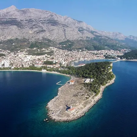 Apartment With A Parking Space - 6696 Makarska