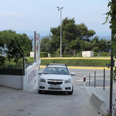 With A Parking Space - 6696 Makarska