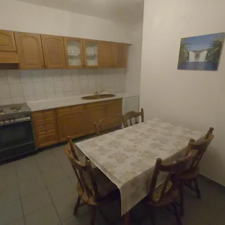 Apartment With A Parking Space - 6696 Makarska