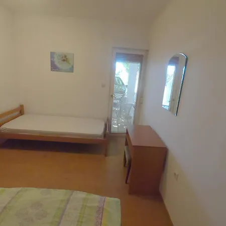 With A Parking Space - 6696 Makarska
