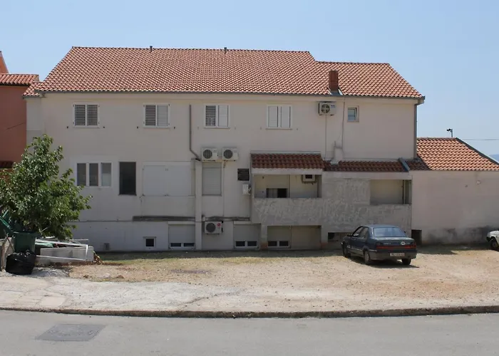 With Parking Space - 6696 Makarska