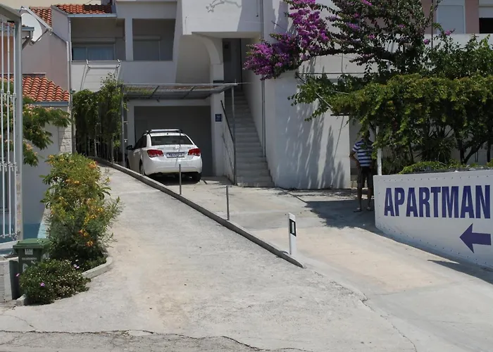 With Parking Space - 6696 马卡尔斯卡