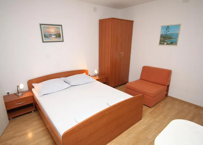 Apartman With Parking Space - 6696 *