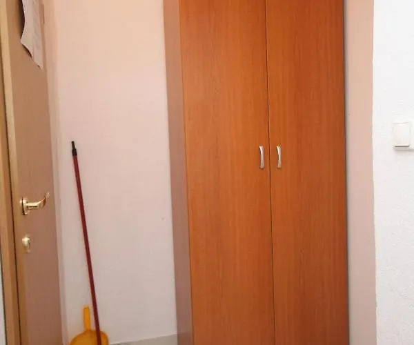 Apartman With Parking Space - 6696 *